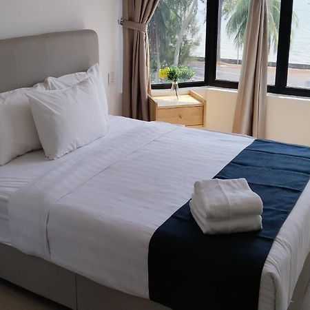 Mutiara Melaka Beach Resort - Islamic Compliance Only Tangga Batu Eksteriør billede