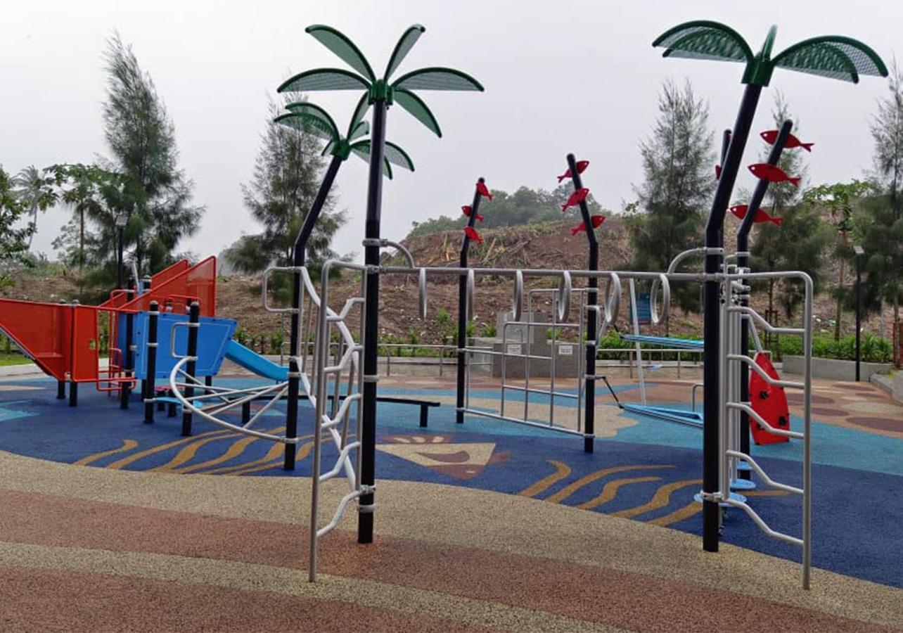 Mutiara Melaka Beach Resort - Islamic Compliance Only Tangga Batu Eksteriør billede