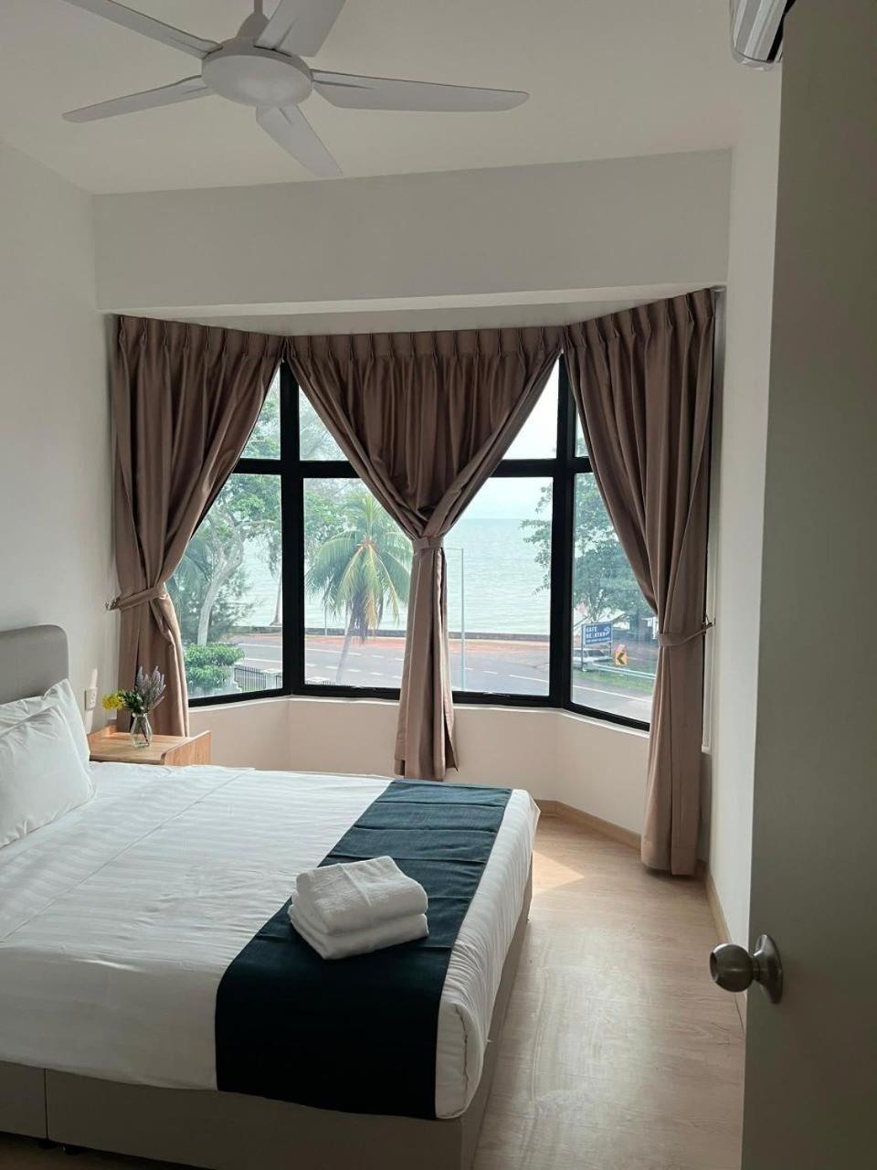 Mutiara Melaka Beach Resort - Islamic Compliance Only Tangga Batu Eksteriør billede